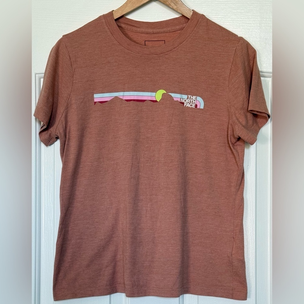 🌄 The North Face Women’s Graphic Tee Large Rust Pink Retro Mountain Logo Shirt